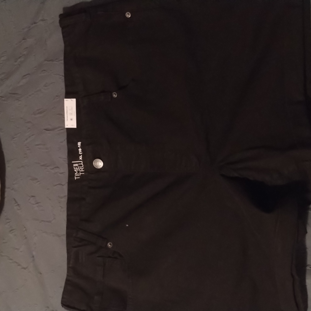 5 pocket black pull on stretch shorts